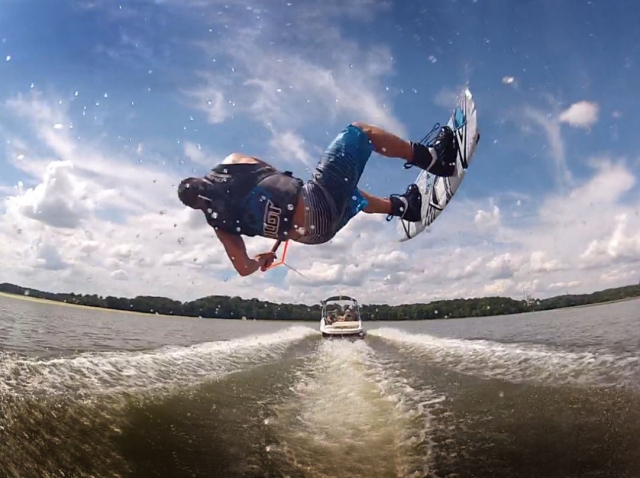  Wake jumping 